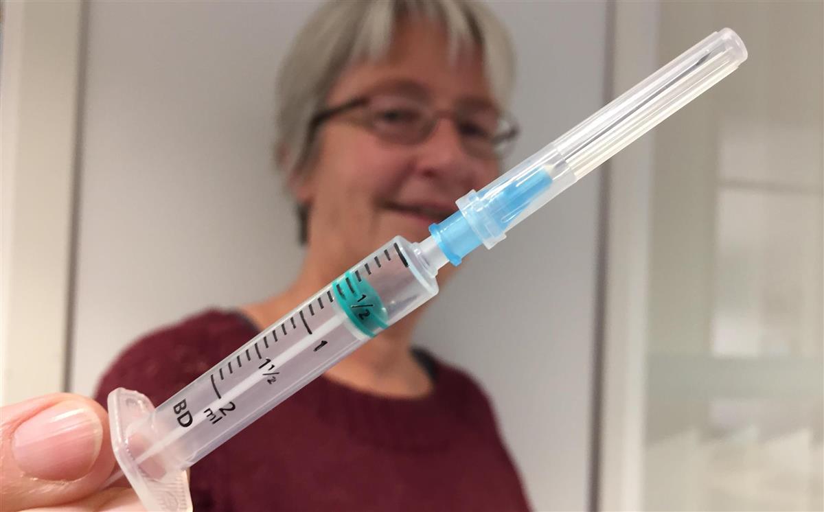 Tid for vaksine, sier ledende helsesøster Oddrun Hoset - Klikk for stort bilde